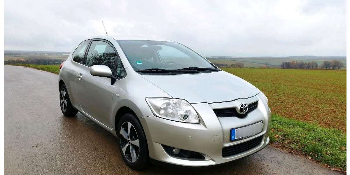 Toyota Auris 209.000 km 2.900 &euro; Würzburg 97070