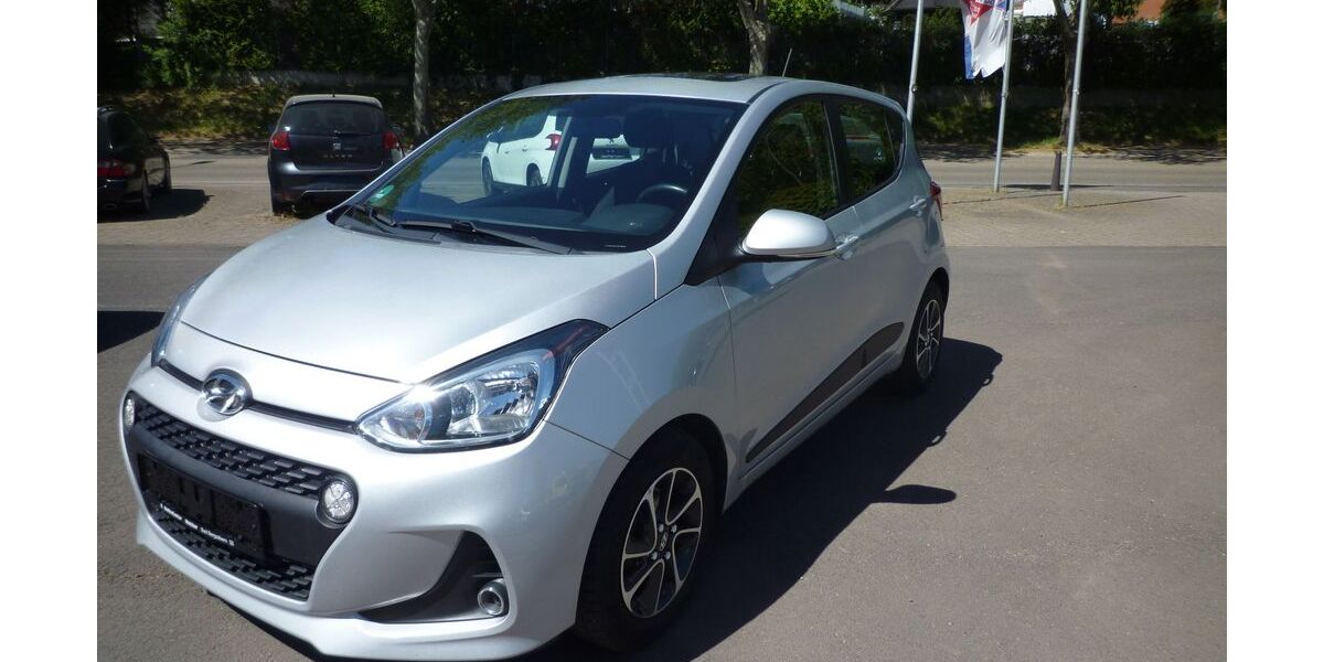Hyundai i10 91.400 km 8.190 &euro; Bad Bergzabern 76887
