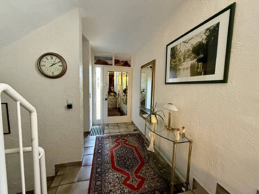 FröndenbergRuhr: Split-Level-Einfamilienhaus in bevorzugter Wohnlage - Ein echtes Liebhaberstück!