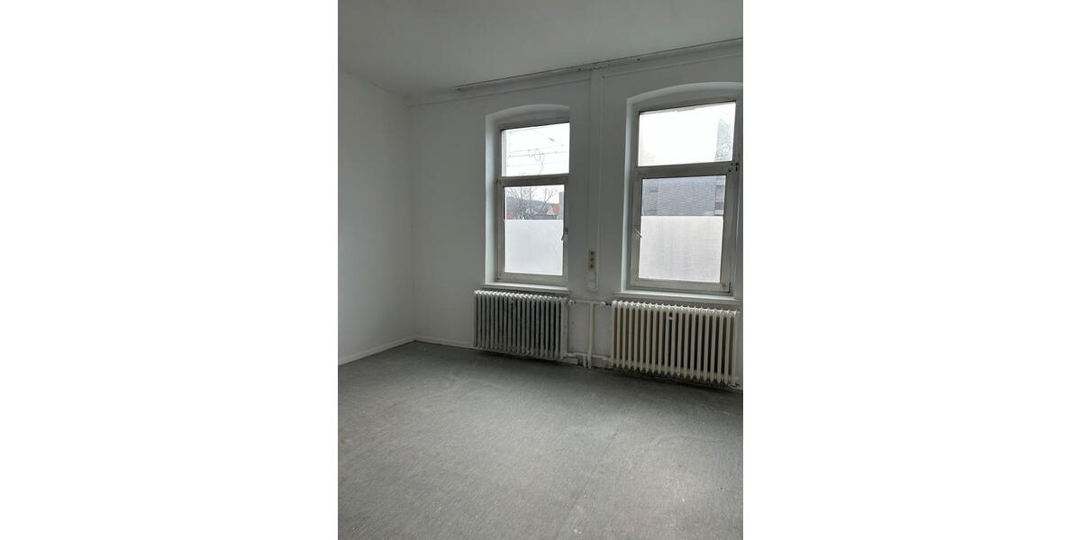 Erdgeschoßwohnung Bielefeld Stieghorst - 6 Zimmer, 180 m&sup2;, 2.000&euro; | Angebot:25514546