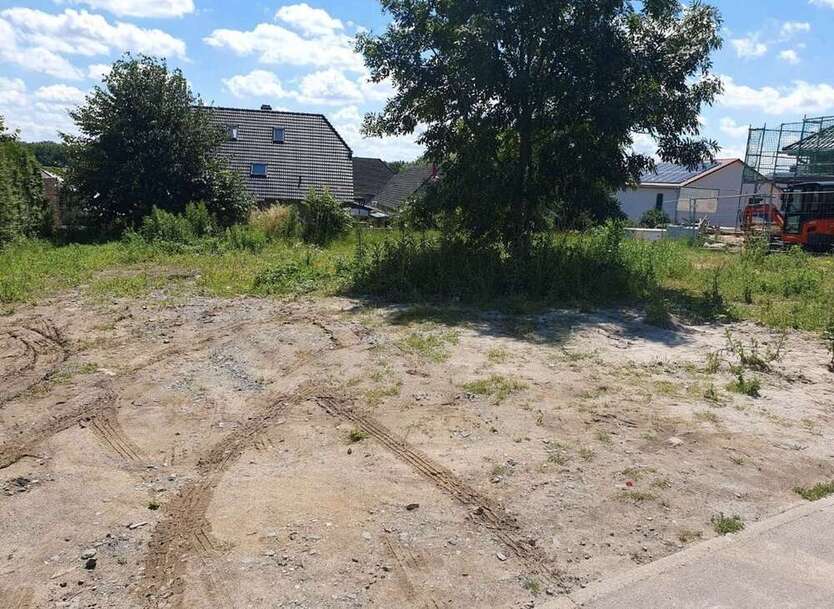 Grundstück zu verkaufen in Großpösna 210.000 € 682 m²