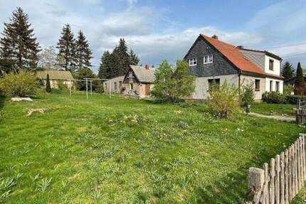 Top Lage TraumgrundstückDoppelhaushälftesanierungsbedürftiggroßes Nebengelass maximales Potential für AnbauUmbauErweiterung 4 zimmer