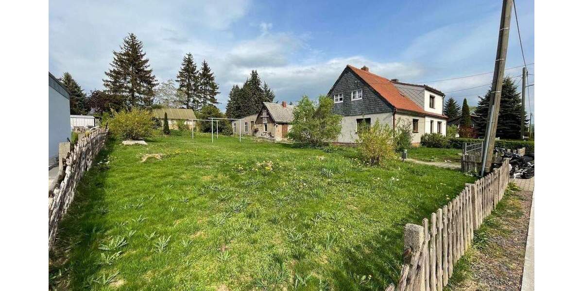 Top Lage TraumgrundstückDoppelhaushälftesanierungsbedürftiggroßes Nebengelass maximales Potential für AnbauUmbauErweiterung 4 zimmer