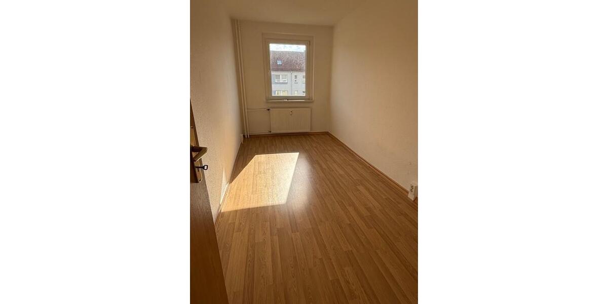 Etagenwohnung Bernsdorf - 3 Zimmer, 58 m&sup2;, 215&euro; | Angebot:26083289