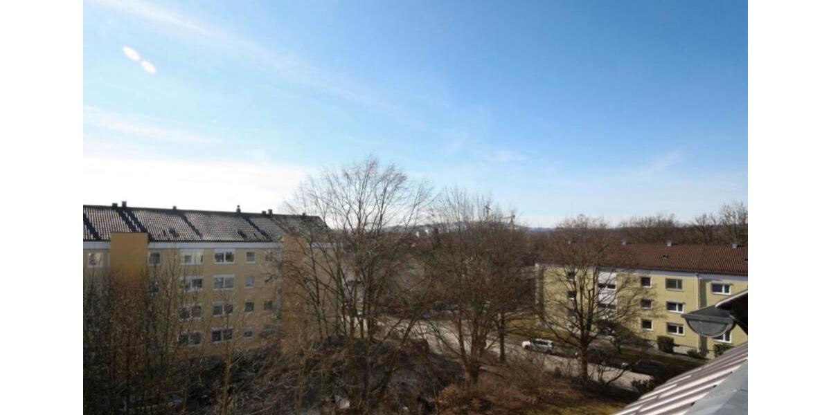 Dachgeschoßwohnung Weilheim in Oberbayern - 4 Zimmer, 94 m&sup2;, 1.550&euro; | Angebot:25393386
