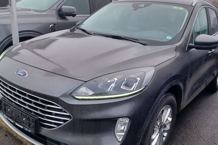 Ford Kuga 49.300 km 21.790 &euro; Wiesau 95676