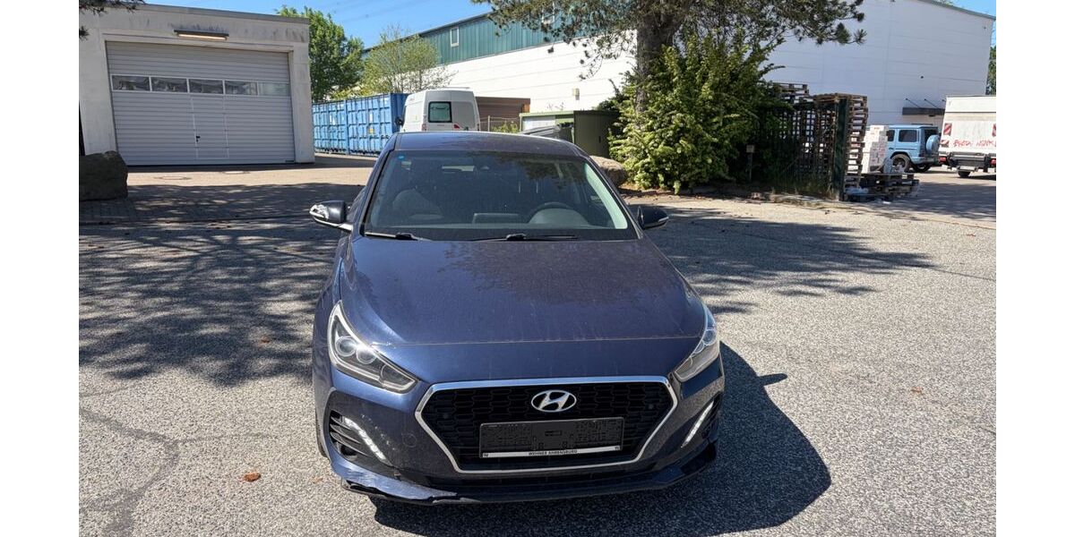Hyundai i30 144.469 km 9.490 &euro; Barsbüttel 22885