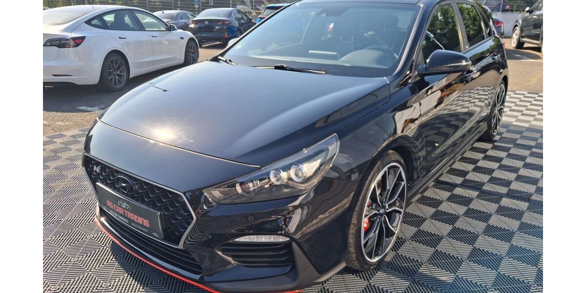Hyundai i30 24.720 km 22.990 &euro; Altendiez 65624