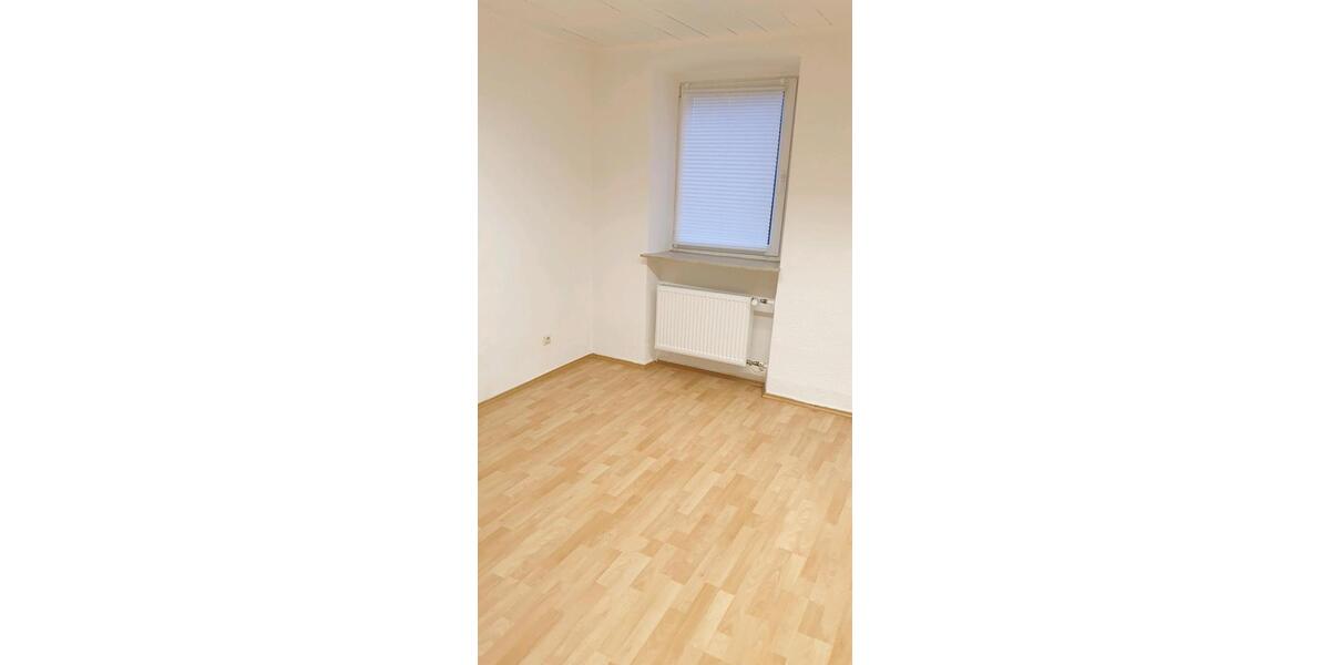 3 Zimmer Wohnung, Küche, Bad und Dachterrasse in 97653 Bisch 3 zimmer