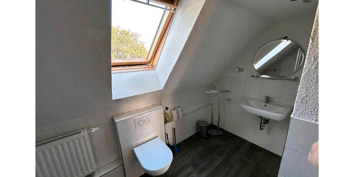 Dachgeschoßwohnung Barum - 2 Zimmer, 45 m&sup2;, 700&euro; | Angebot:26222940