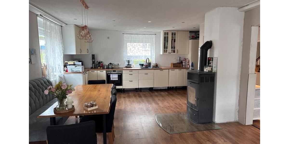 Einfamilienhaus Angelburg - 7 Zimmer, 144 m&sup2;, 250.000&euro; | Angebot:26586045