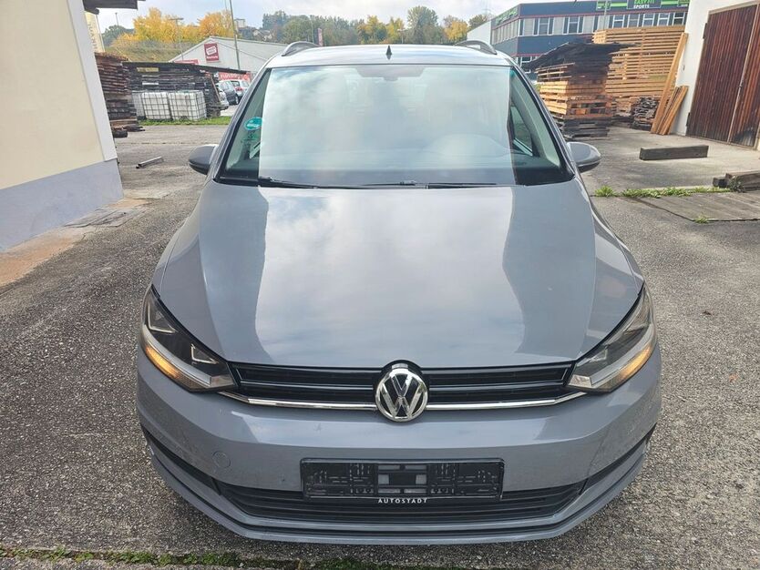 VW Touran 325.366 km 8.600 € Passau 94036