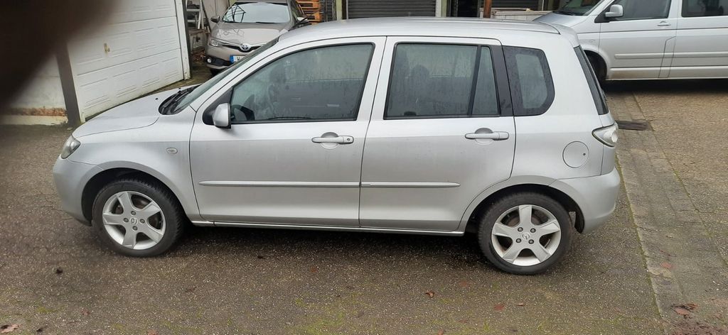Mazda 2 75.000 km 3.000 &euro; Wuppertal 42329