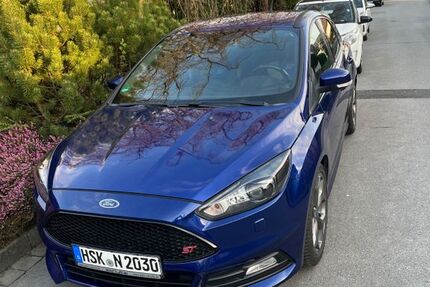 Ford Focus 124.568 km 16.000 &euro; Arnsberg 59757