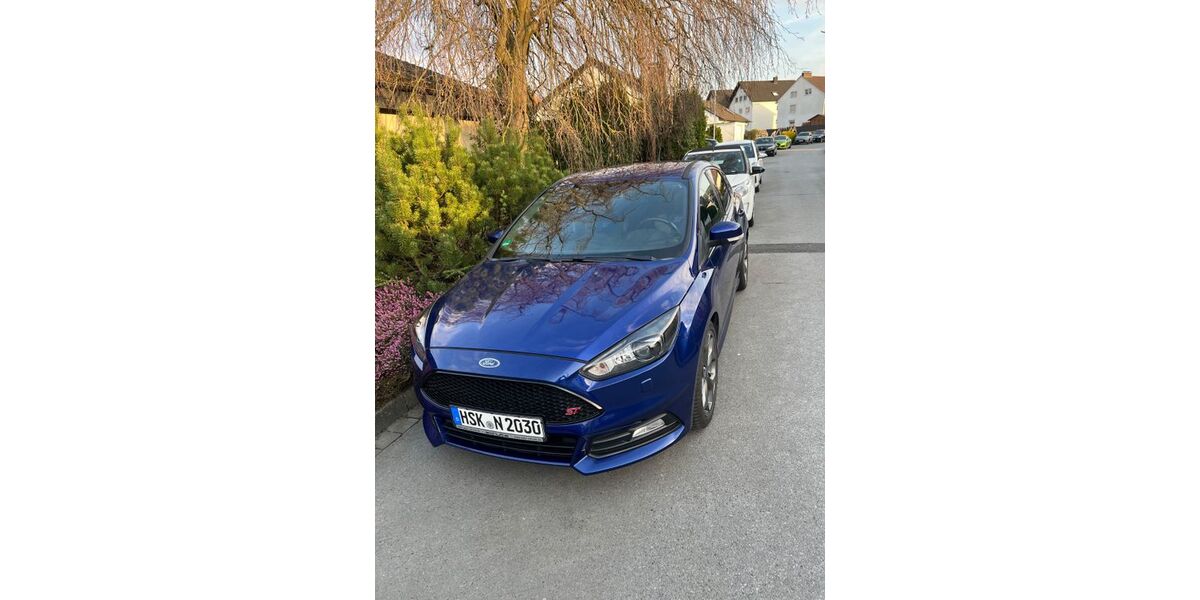 Ford Focus 124.568 km 16.000 &euro; Arnsberg 59757