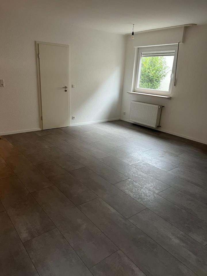 3 Zi, Küche Diele Bad Gäste WC zimmer