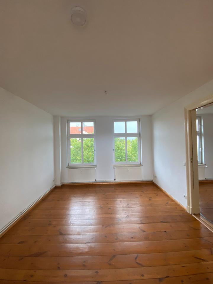Große AltbauWohnung mit Wintergarten im Herzen von Oranienburg.