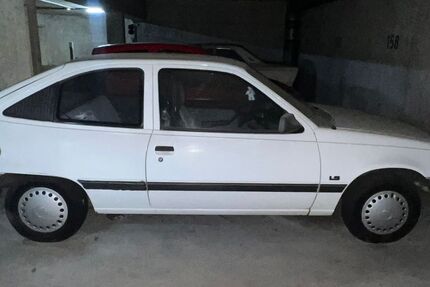 Opel Kadett 74.772 km 1.598 € Bonn 53117