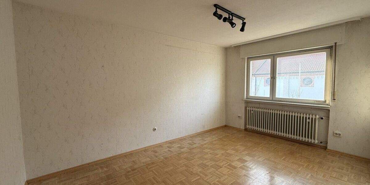 Mehrfamilienhaus, Wohnhaus Graben-Neudorf Neudorf - 7 Zimmer, 224 m&sup2;, 490.000&euro; | Angebot:25736356