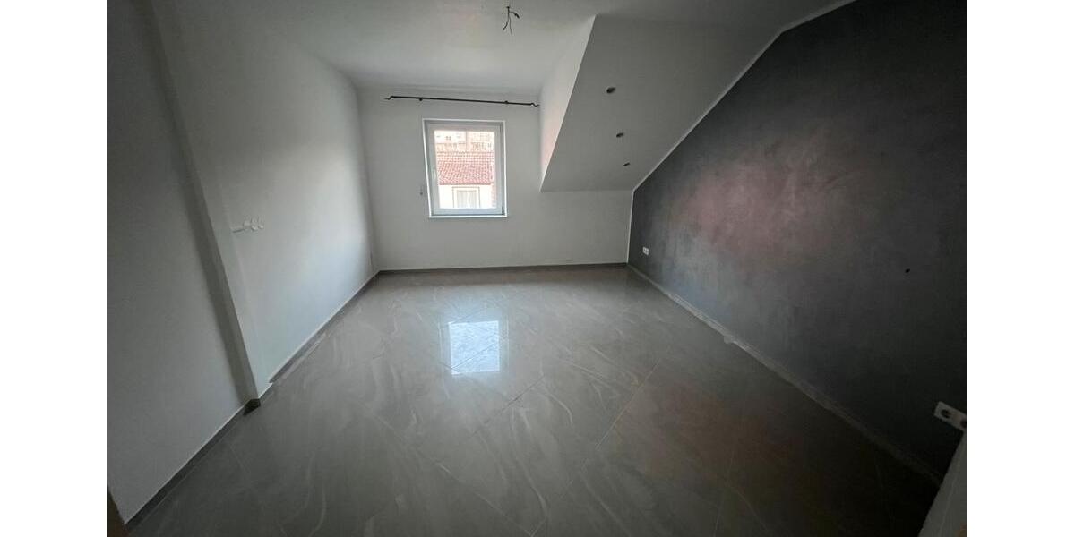 Dachgeschoßwohnung Ludwigshafen am Rhein Ludwigshafen-Hemshof - 3 Zimmer, 95 m&sup2;, 1.140&euro; | Angebot:25994780