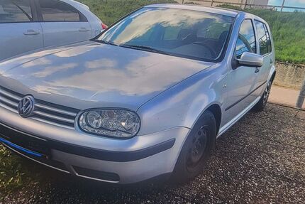 VW Golf 145.798 km 1.699 &euro; Königsbach-Stein 75203