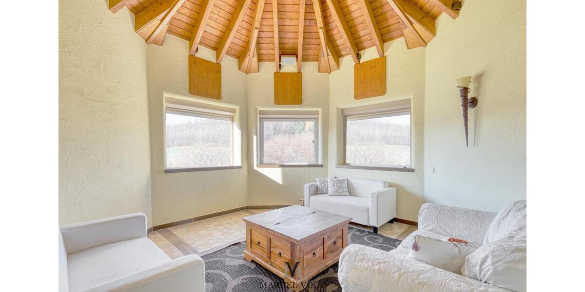 Großes Familienhaus mit Premium-Ausstattung und Vermietungsoption 8.5 zimmer