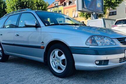 Toyota Avensis 77.000 km 5.700 € Saarbrücken 66115