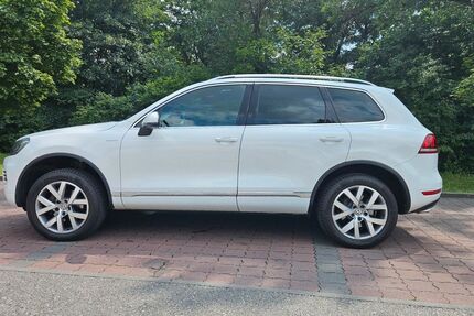 VW Touareg 242.828 km 13.000 &euro; München 81927