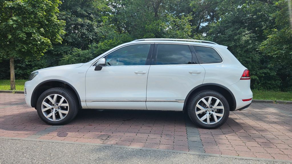 VW Touareg 242.828 km 13.000 &euro; München 81927