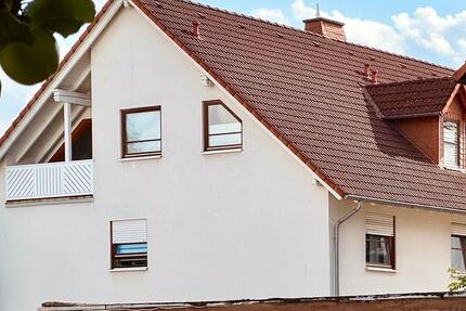 2-Zimmer-Dachgeschosswohnung mit Balkon in Bad Arolsen zimmer