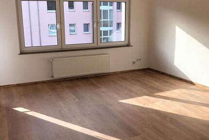 Erstbezug nach Sanierung! Schöne 3-Zimmer-Wohnung mit Balkon in der Kernstadt! 3 zimmer