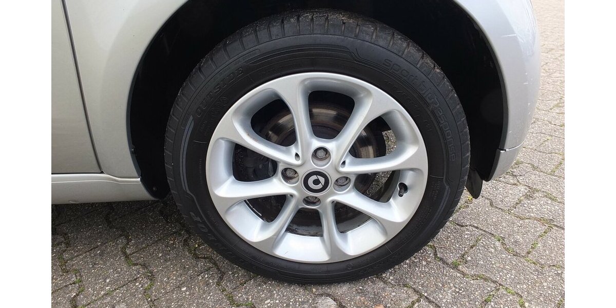 Smart ForTwo WM26:PASSION NAVI PANORAMA KLIMAAUTOMATIK S 96.799 km 7.908 &euro; Köln 50858