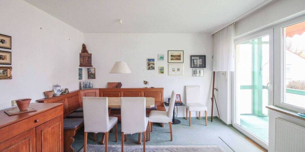 Familienfreundliches Reihenendhaus mit zwei Wohneinheiten in ruhiger Lage von Zuffenhausen- Erbpacht 6 zimmer