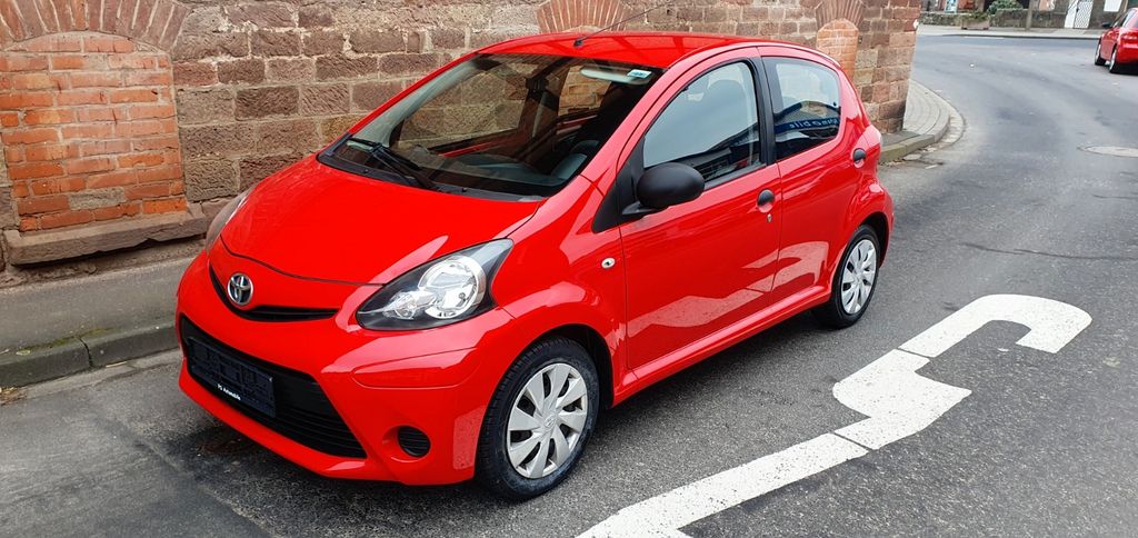 Toyota Aygo (X) 120.300 km 3.950 &euro; Witzenhausen 37215