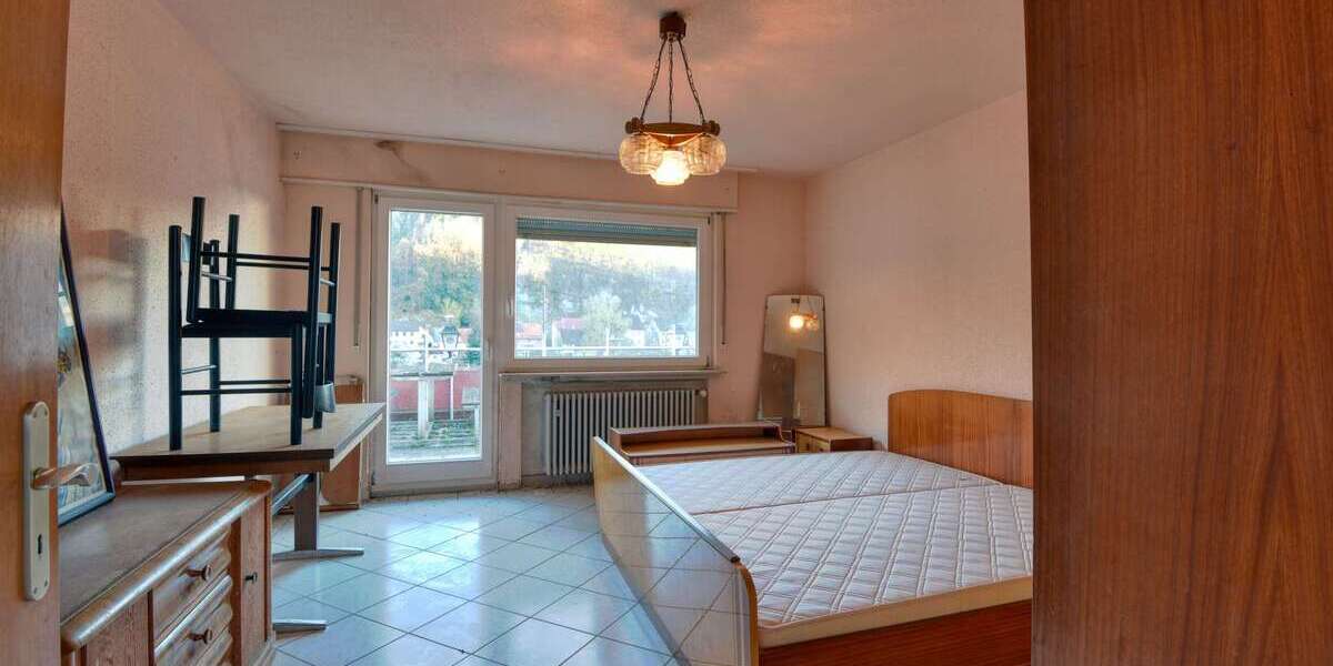 Ehemaliges Gasthaus mit 3 Einzelzimmer & 5 potentiellen Wohnungen inkl. Gaststätte und Parkplätze - Gewerbeobjekt Neckarsteinach | Angebot:26059021