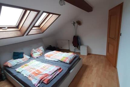 ## 3 Zimmer DG Whg mit SÜD Balkon, EBK, Garage, Keller ##