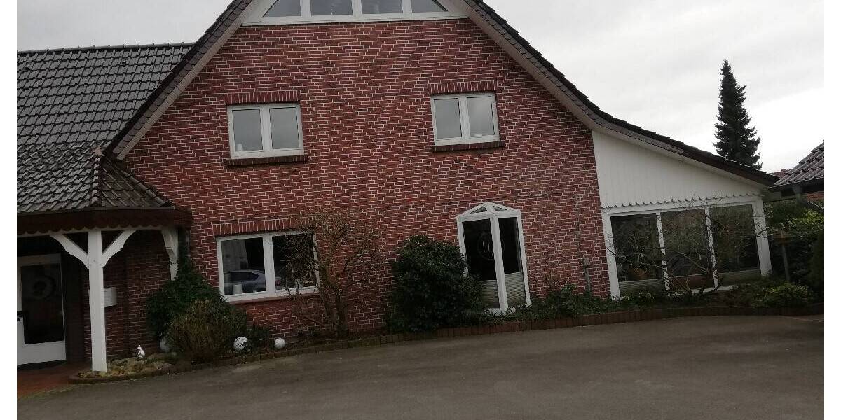 Hofstelle mit 3-Familienhaus und Hallen 1 zimmer