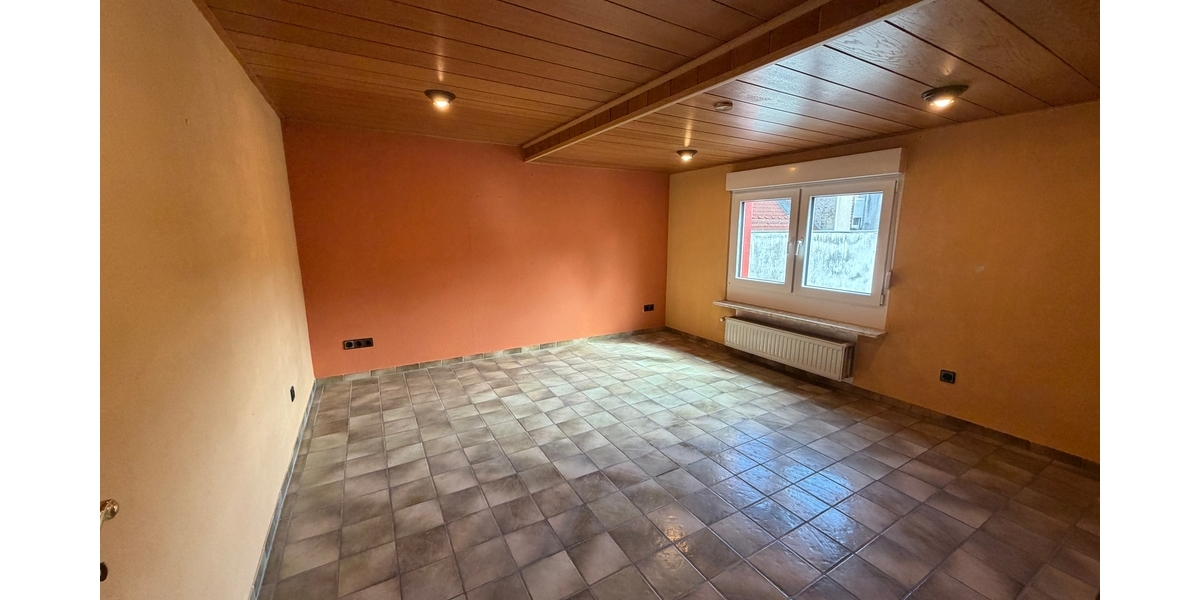 Zweifamilienhaus mit Ausbaupotenzial – ideal für Kapitalanleger oder Mehrgenerationenwohnen - Zweifamilienhaus Worms | Angebot:27284876
