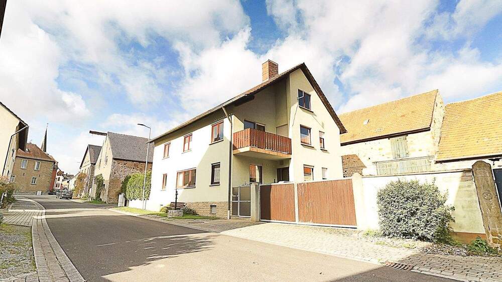 Einfamilienhaus Volkach Eichfeld - 1 Zimmer, 172 m&sup2;, 290.000&euro; | Angebot:23974069