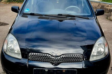 Toyota Yaris 119.200 km 1.990 &euro; München 80796