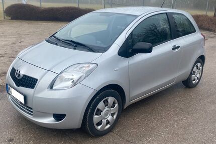 Toyota Yaris 47.000 km 4.490 &euro; Oberschleißheim 85764
