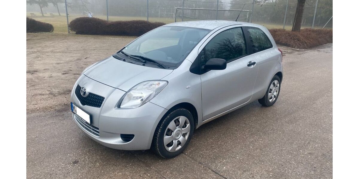 Toyota Yaris 47.000 km 4.490 &euro; Oberschleißheim 85764