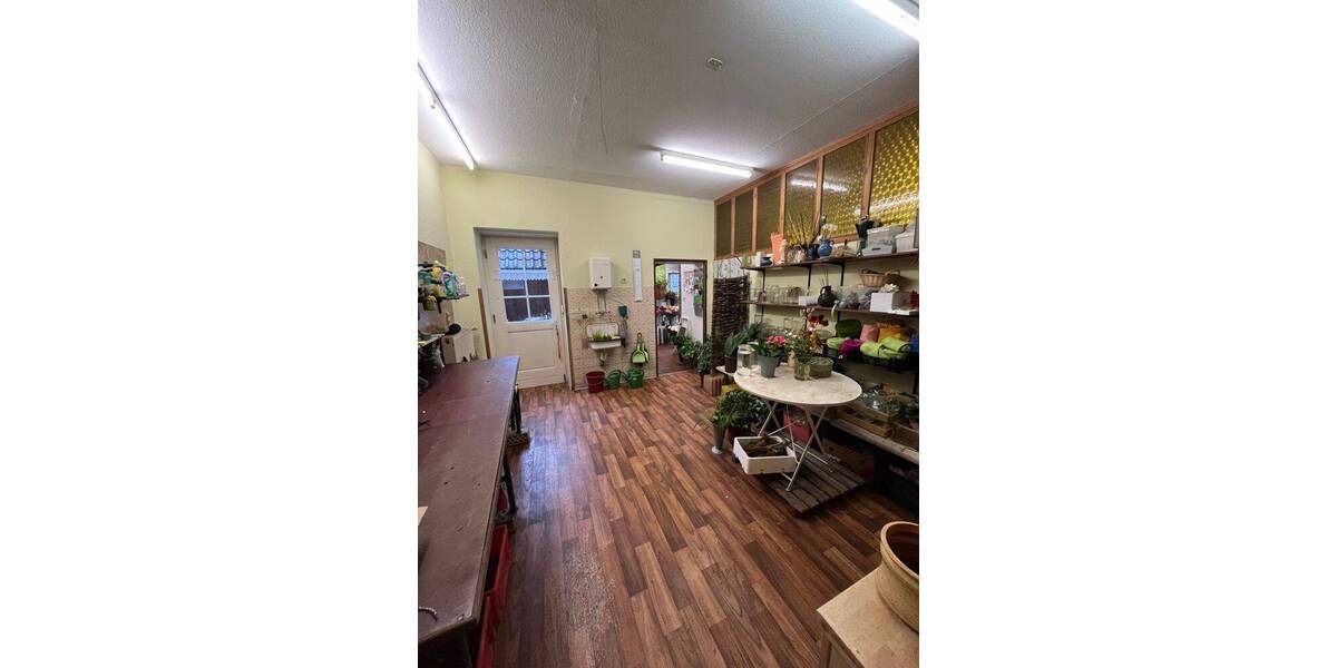 Gewerbeobjekt Zetel-Neuenburg Neuenburg - 5 Zimmer, 990&euro; | Angebot:26796357