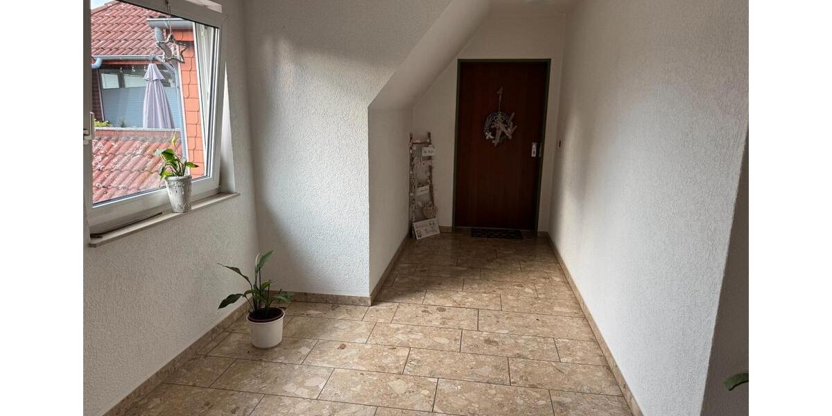 Dachgeschoßwohnung Hameln - 4 Zimmer, 147 m&sup2;, 800&euro; | Angebot:26403806