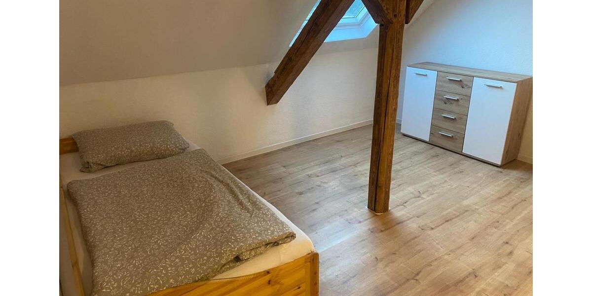 Reihenhaus Finnentrop - 8 Zimmer, 230 m&sup2;, 1.840&euro; | Angebot:26196884