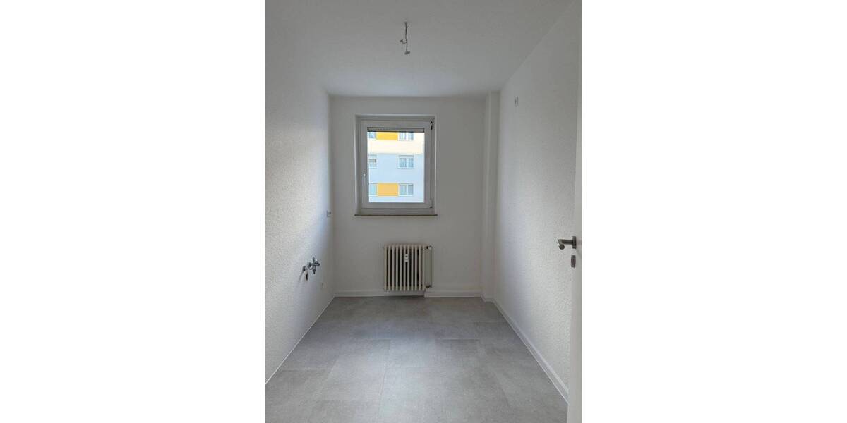 ++ Erstbezug nach Sanierung ++ Schöne 3-Raumwohnung mit Balkon in Weinböhla 3 zimmer