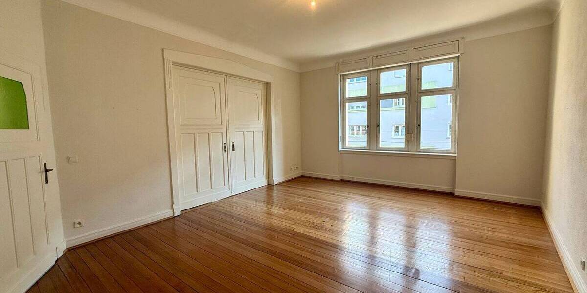 Etagenwohnung Saarbrücken St Johann - 5 Zimmer, 208 m&sup2;, 1.900&euro; | Angebot:26358490