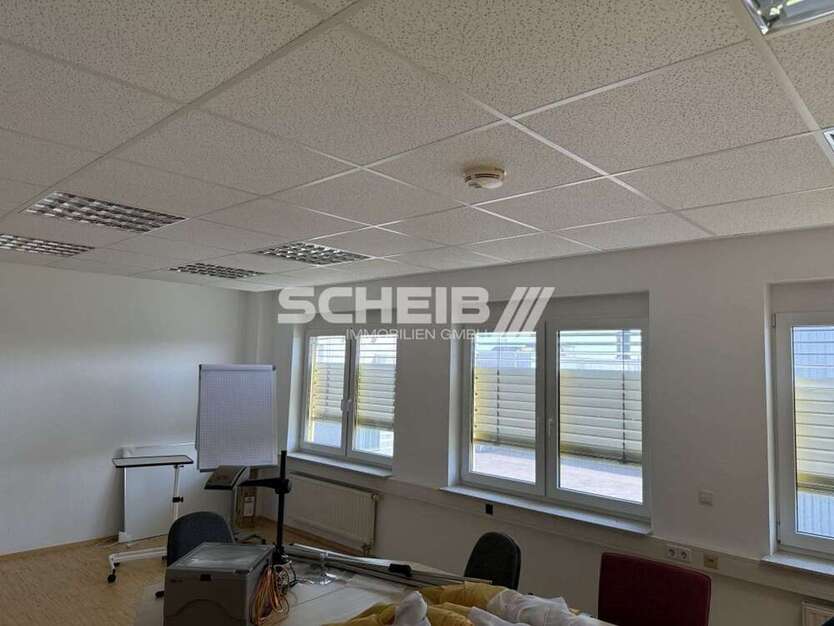 Büro in Crailsheim 2.385.000 € 1707 m²