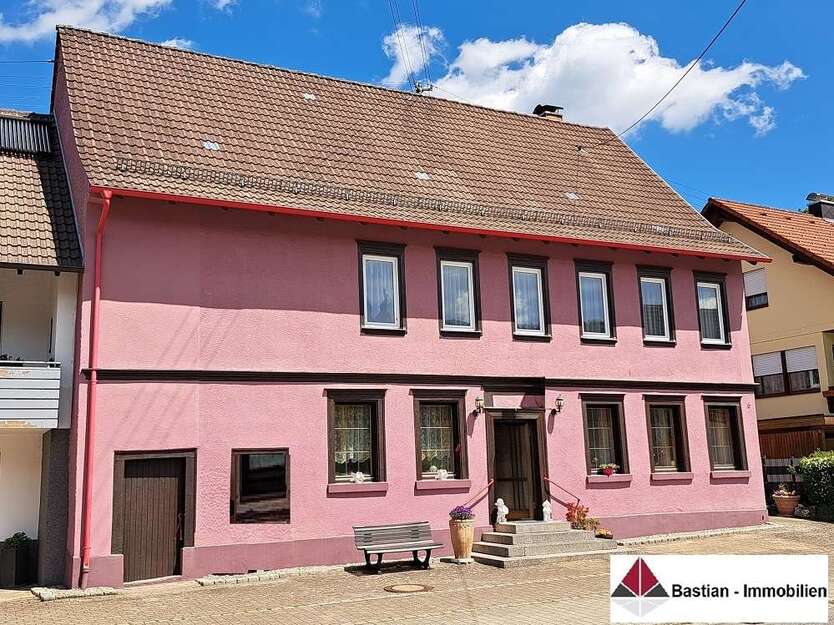 Haus zum Kaufen in Reichenbach am Heuberg 115.000 € 190 m²