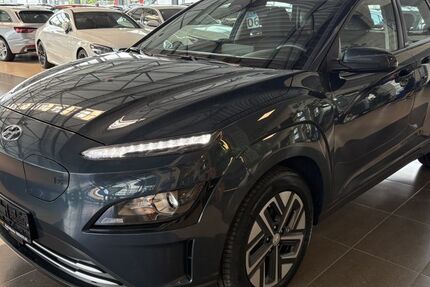 Hyundai KONA 28.593 km 15.880 € Eitorf 53783